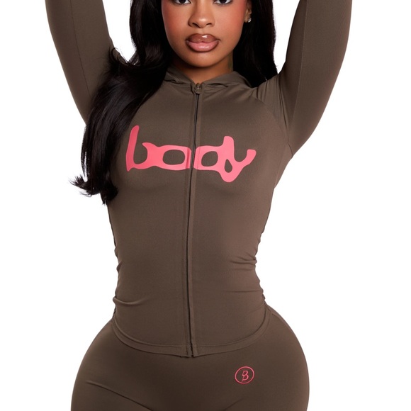 Chic Brown Jumpsuit with Pink Details - Picture 2 of 2